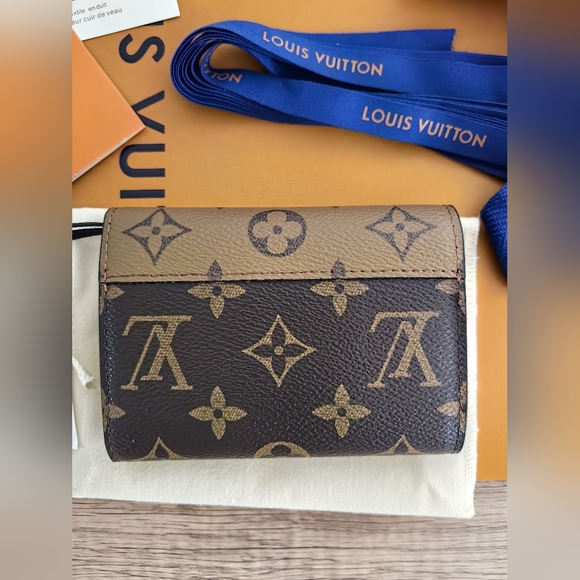 Louis Vuitton Monogram Victorine Wallet - Picture 4 of 12
